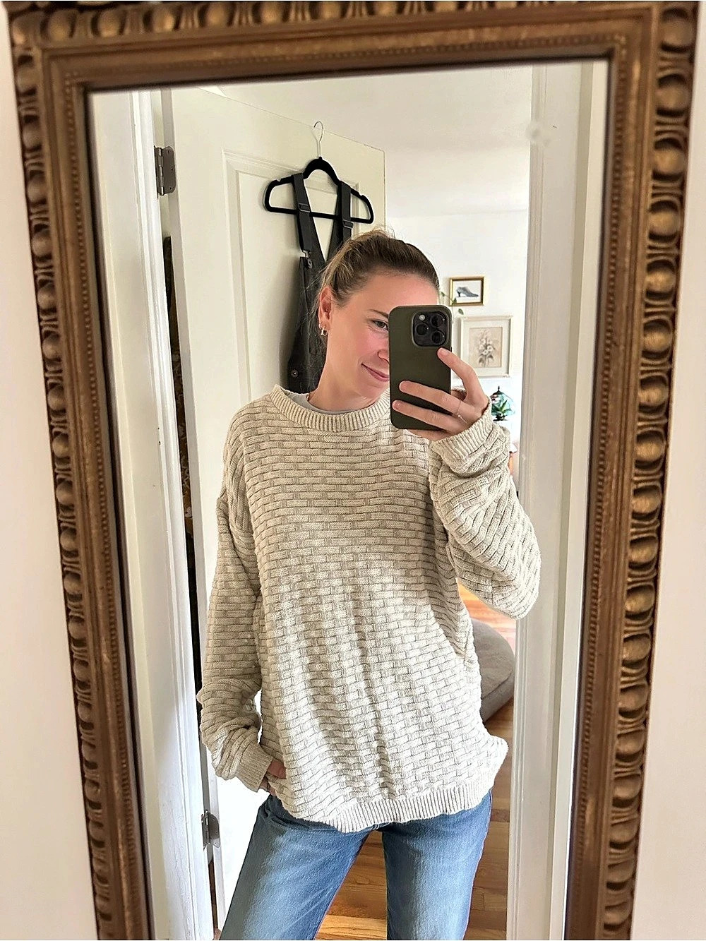 East Island Cotton Crew Neck Sweater in Cream Size Medium Like New